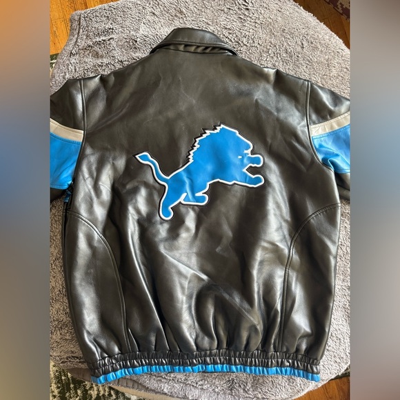 DETROIT LIONS Men’s Faux Leather Bomber Jacket - Picture 7 of 13